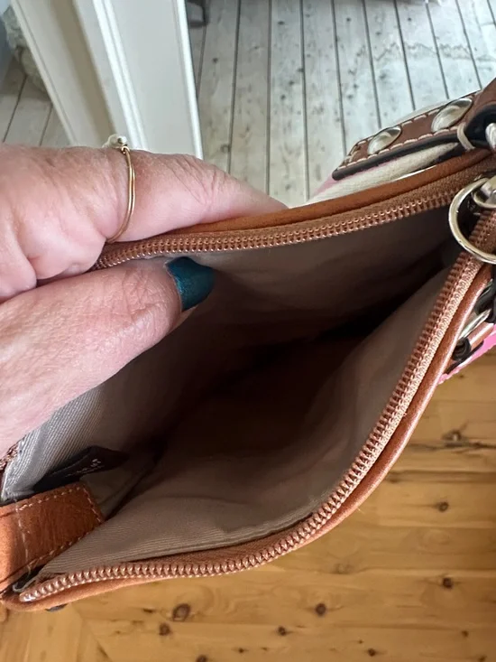 Multicolor Signature Print vintage Coach Crossbody Bag - Pink Strap adjustable - Picture 4 of 4